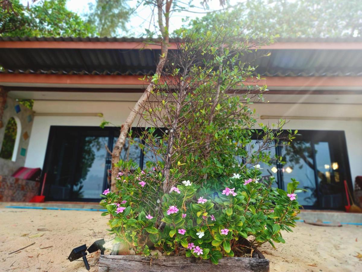 Sabai Sabai Beach Bungalows Koh Phayam Esterno foto