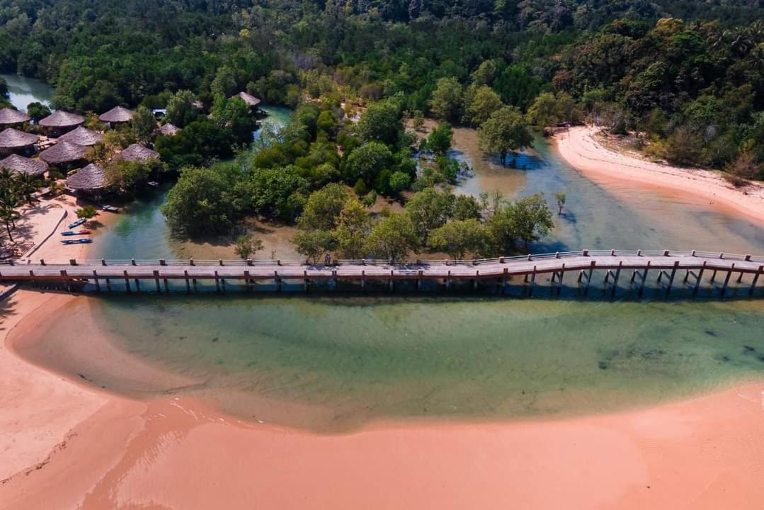 Sabai Sabai Beach Bungalows Koh Phayam Esterno foto