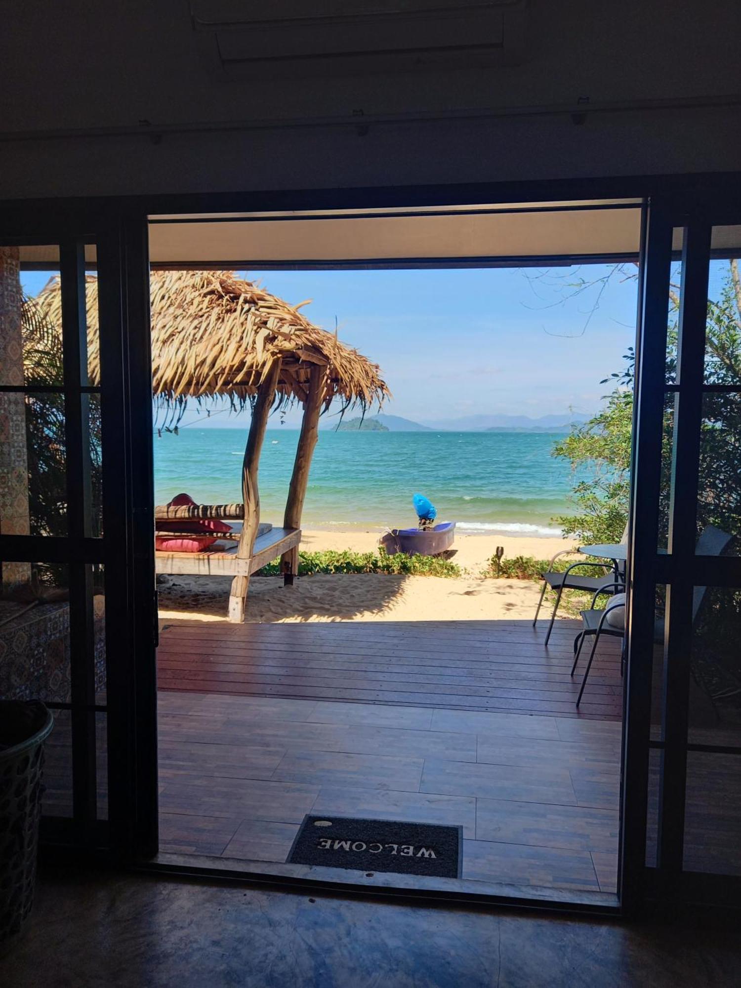 Sabai Sabai Beach Bungalows Koh Phayam Camera foto