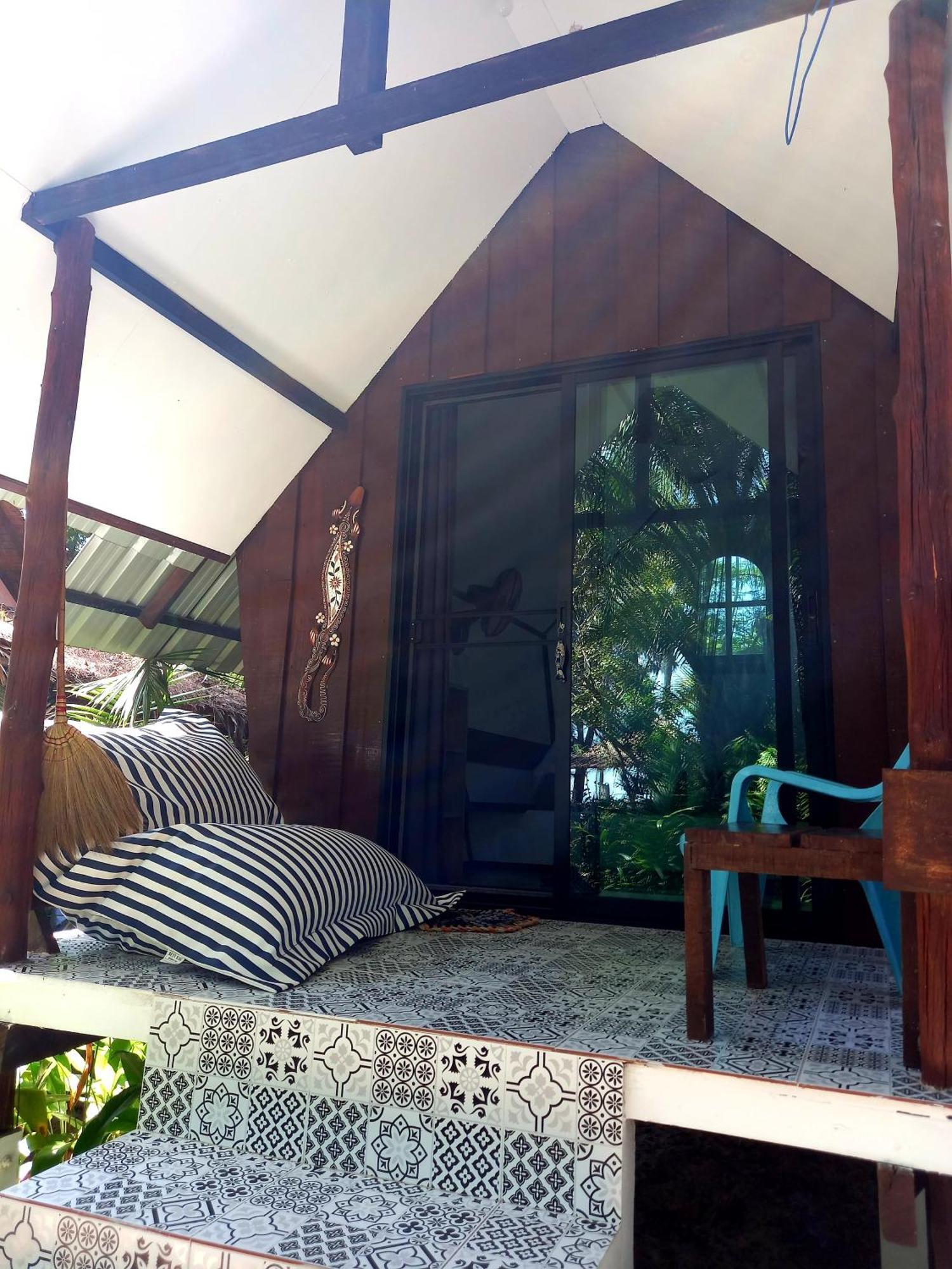Sabai Sabai Beach Bungalows Koh Phayam Camera foto