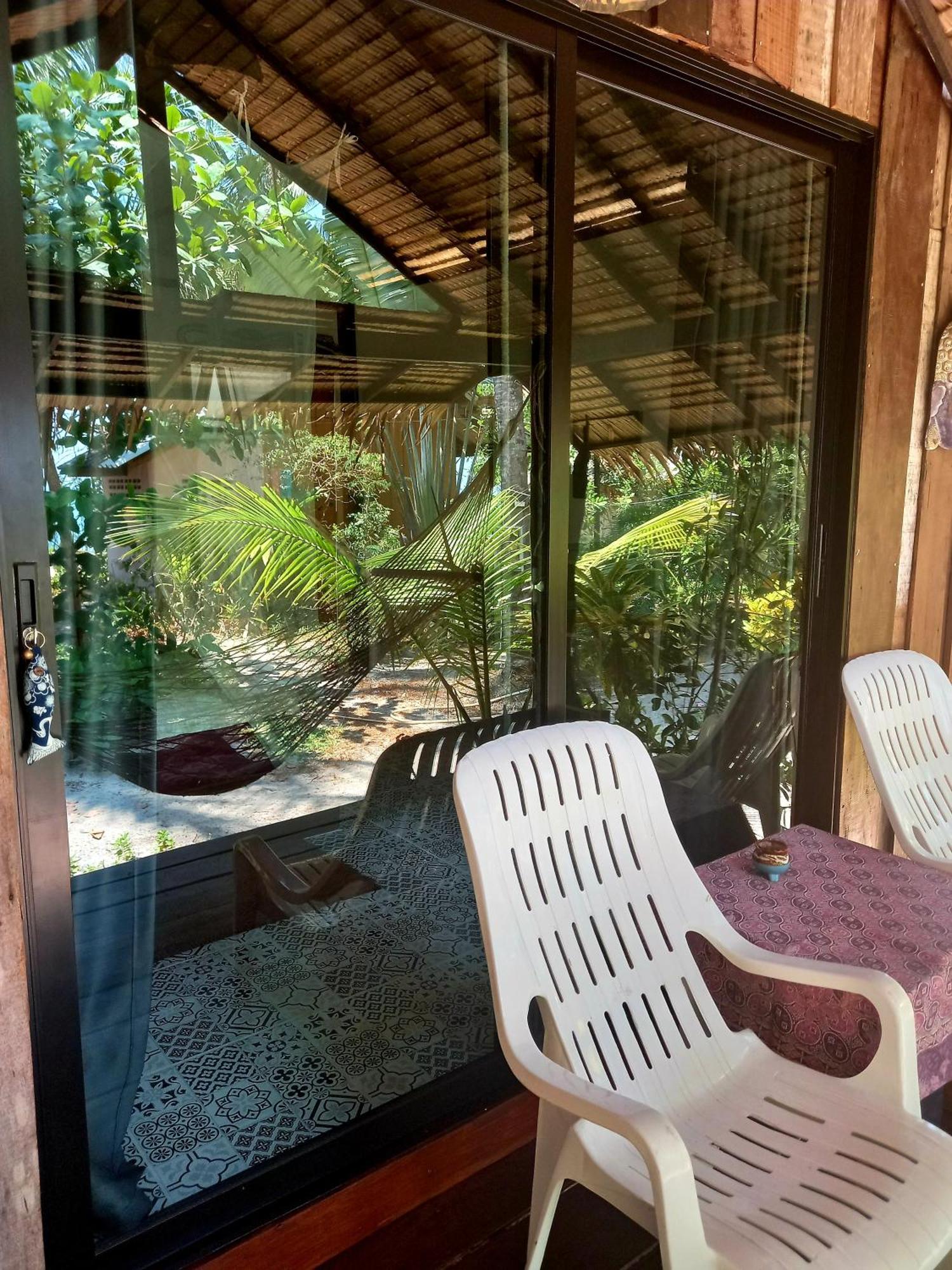 Sabai Sabai Beach Bungalows Koh Phayam Camera foto