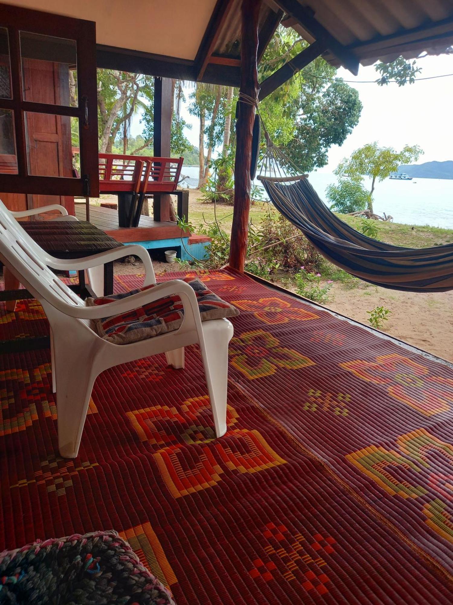 Sabai Sabai Beach Bungalows Koh Phayam Camera foto